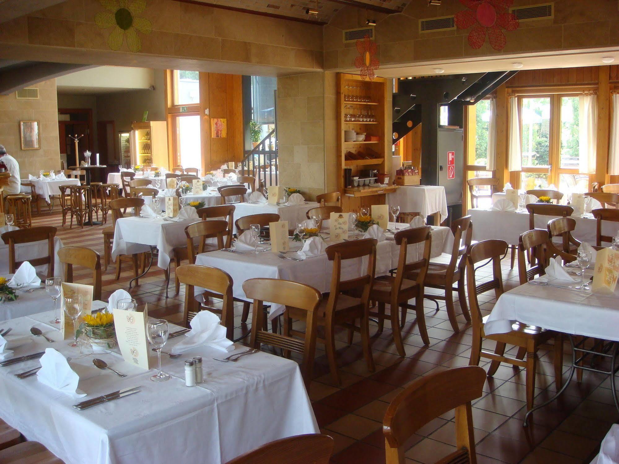 בשארג' Brasserie Beierhaascht מראה חיצוני תמונה